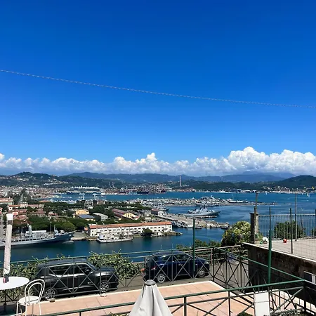 Seaview House Free Parking & Private Garden