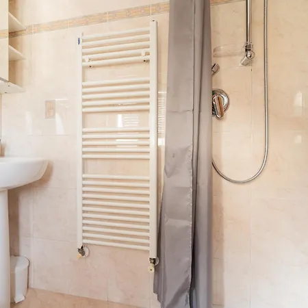 Seaview House Free Parking & Private Garden *